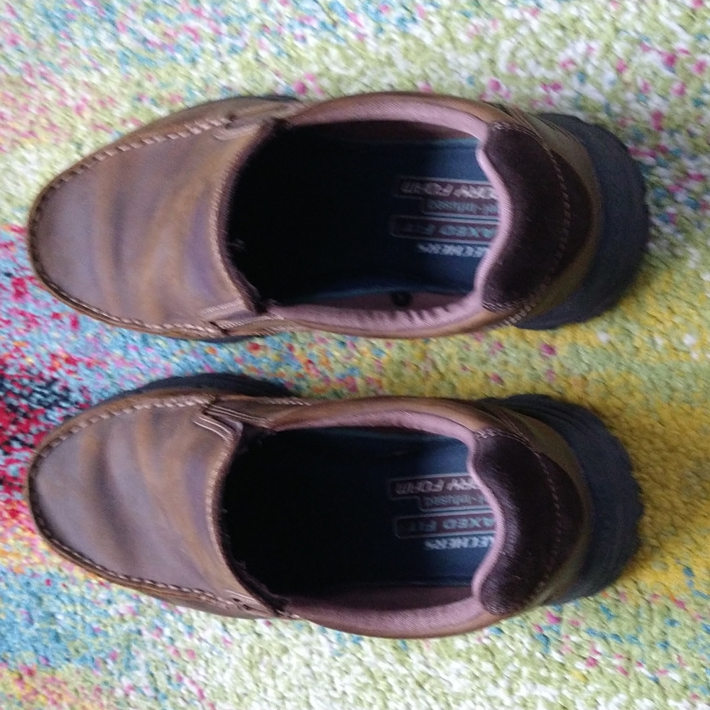 Skechers men's brown leather loafers 9.5